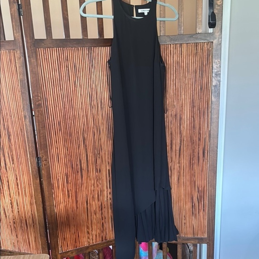Elizabeth and James Black Asymmetrical Sheath Dress - Picture 3 of 7
